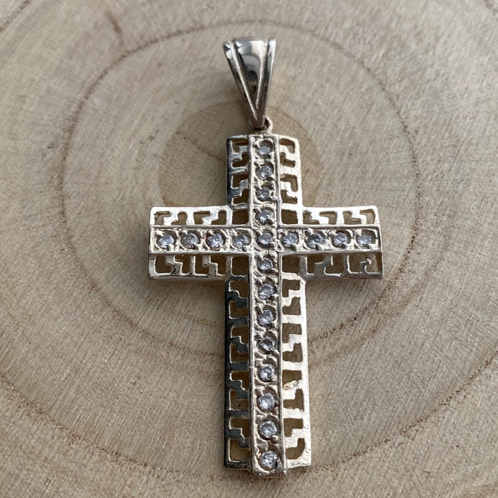 Cross pendant necklace sturdy 925 Sterling Silver Made in Mexico